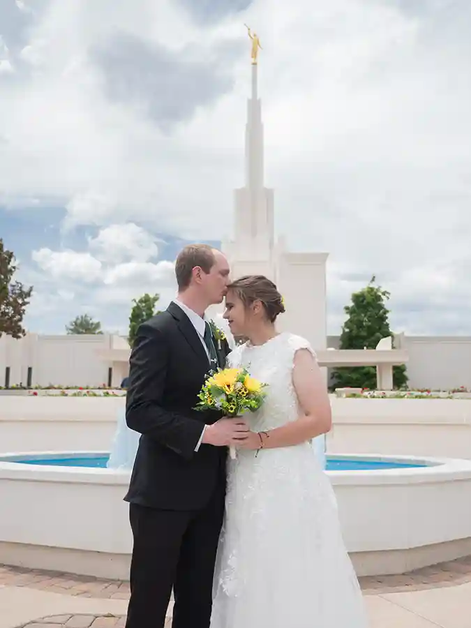 denver-colorado-mormon-temple-wedding-couple