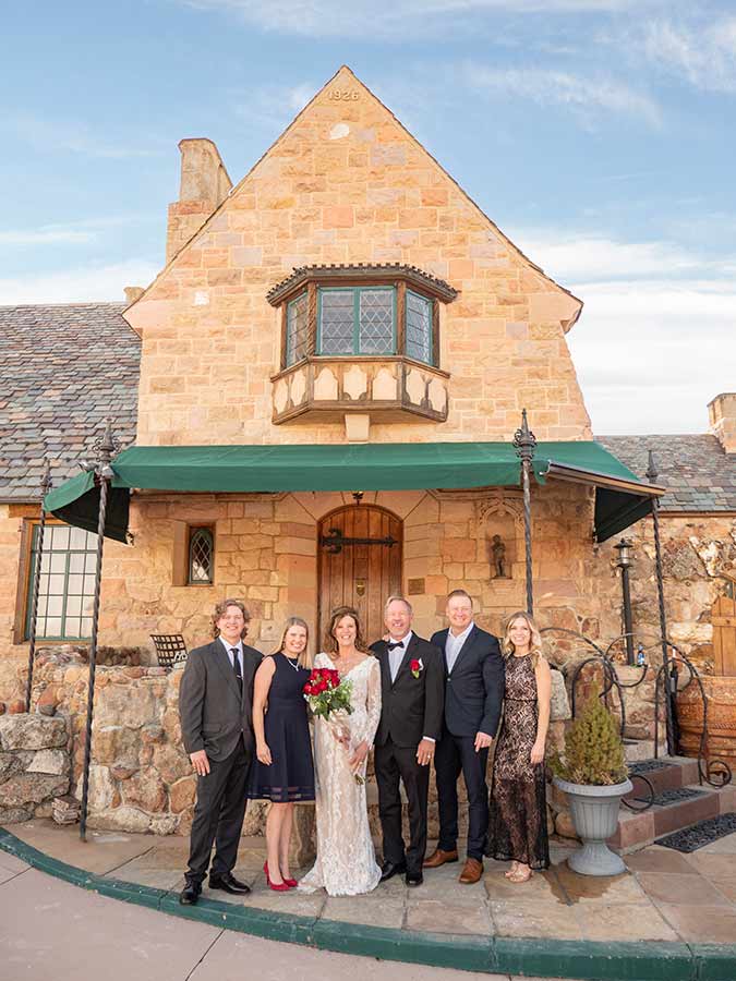 cherokee-ranch-castle-wedding-family